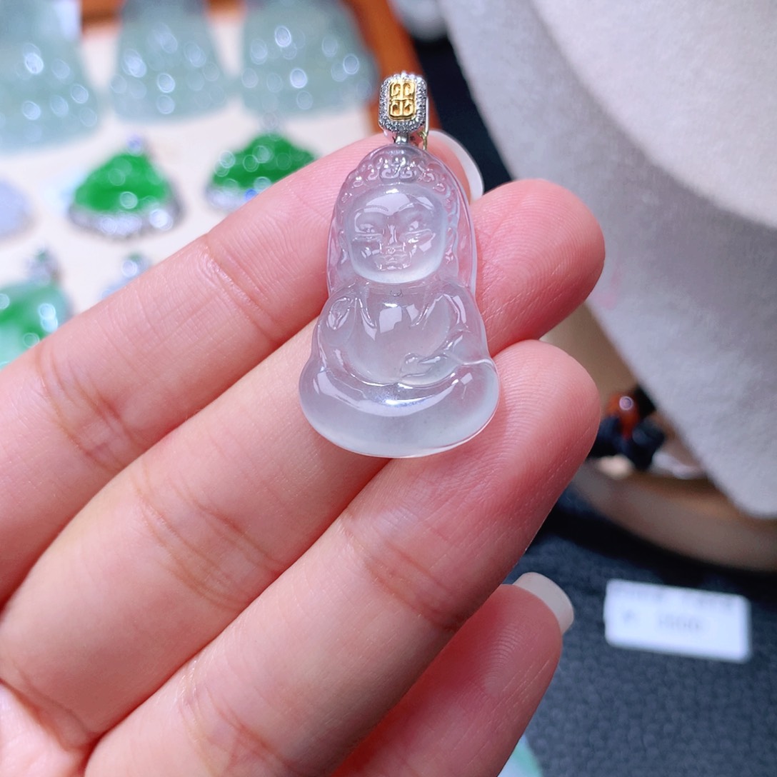 颈饰18K金镶嵌翡翠宝宝观音