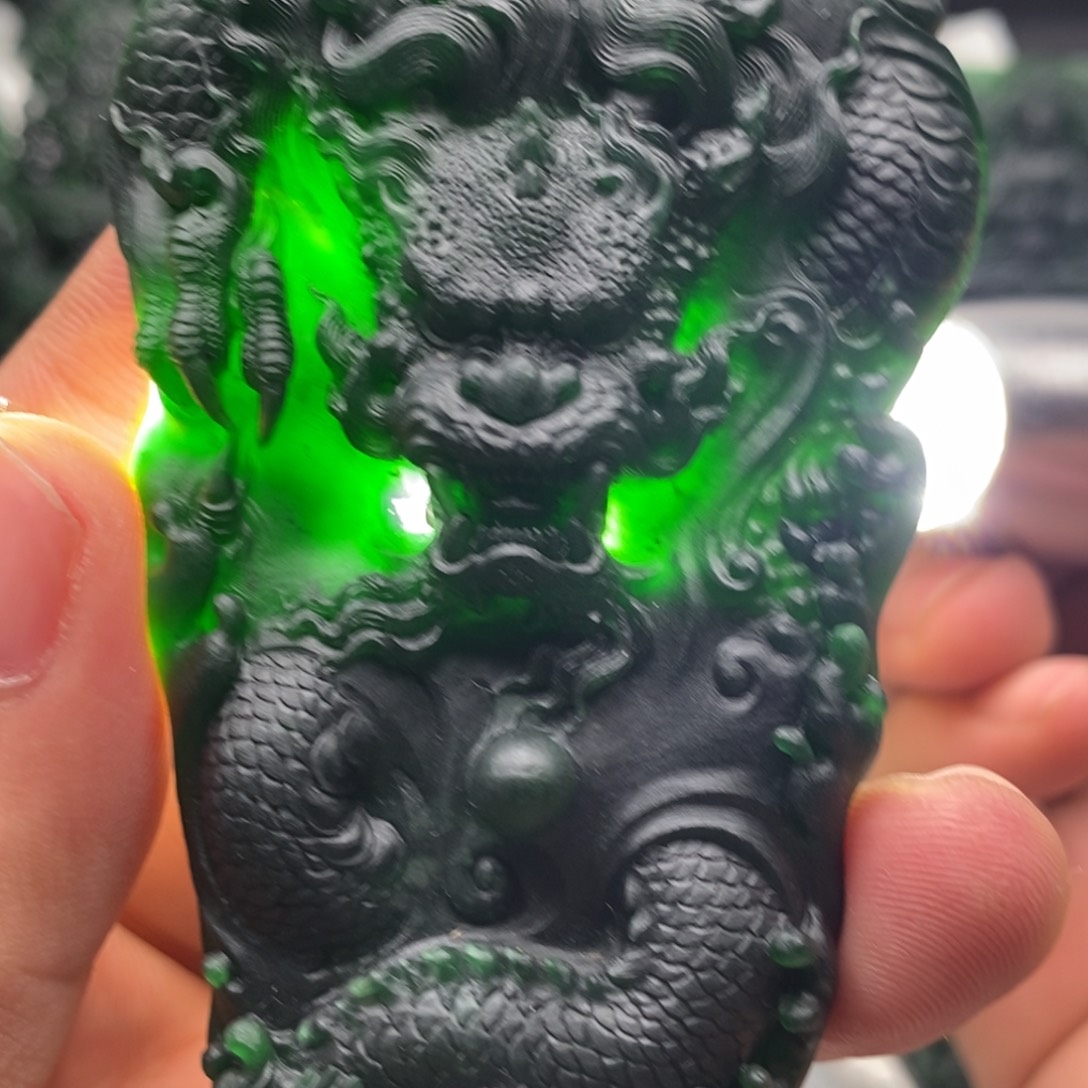 定制翡翠未镶嵌天然翡翠A货龙牌