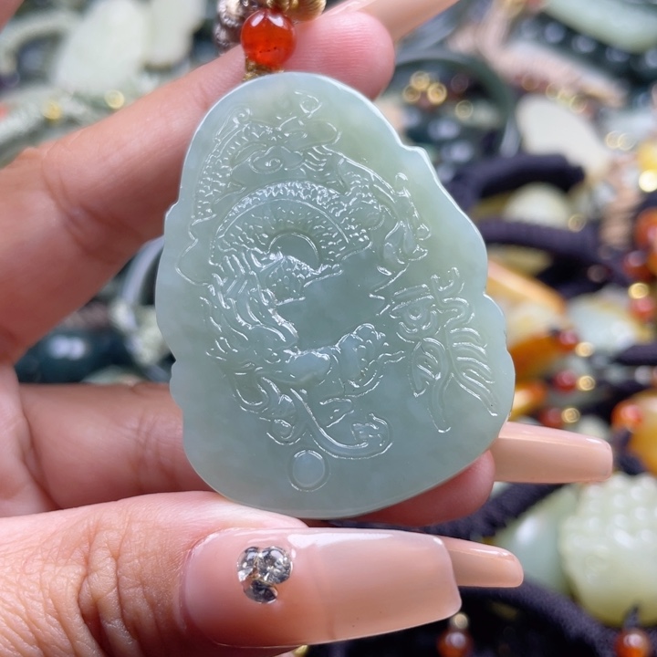 和田玉颈饰未镶嵌双面