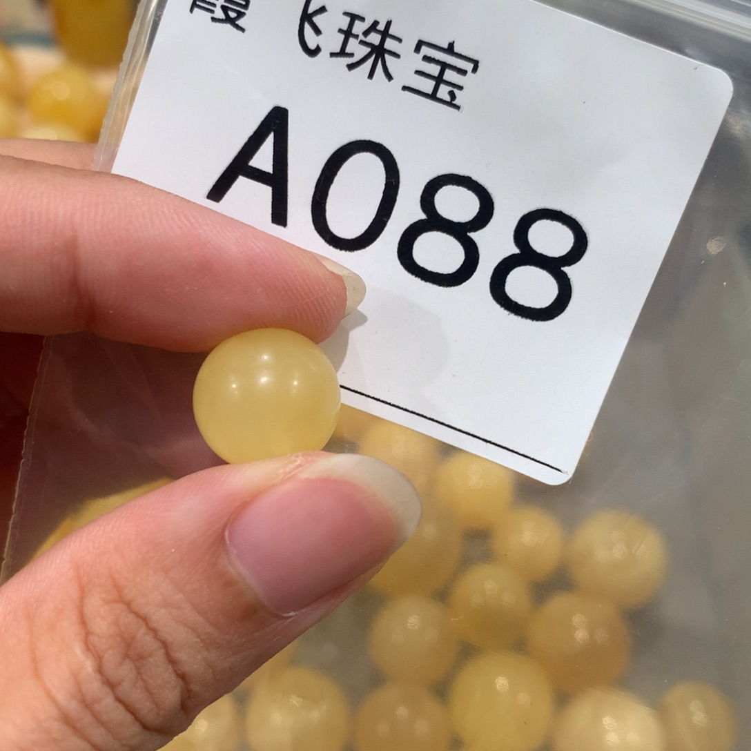 未镶嵌琥珀珠宝奇石12