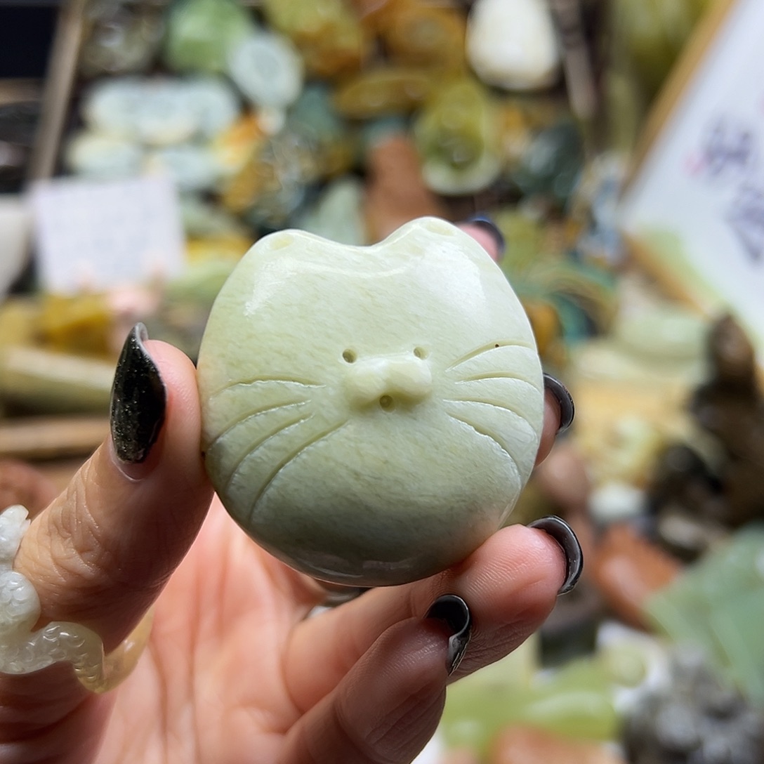 未镶嵌岫玉颈饰辽阳水草猫