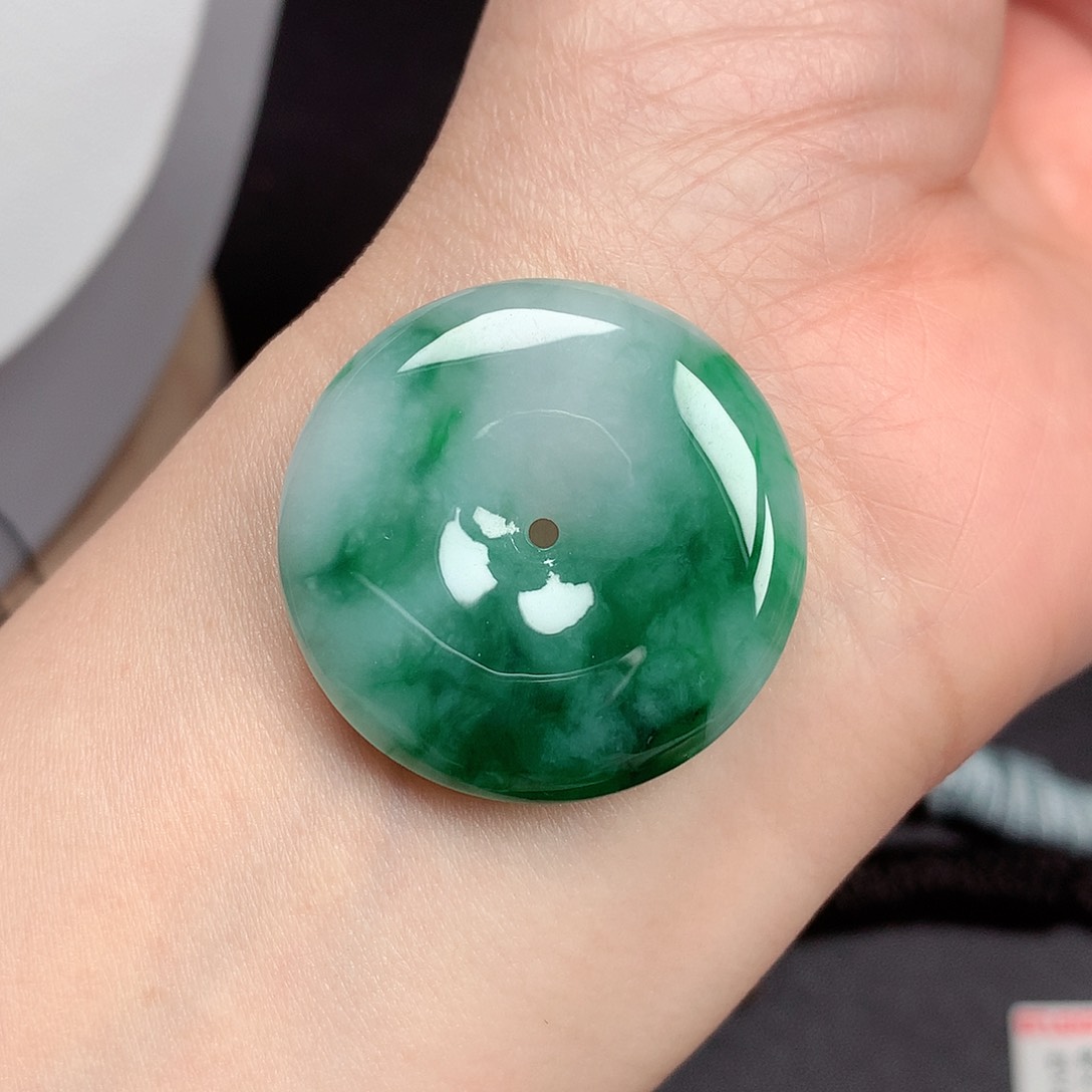 翡翠颈饰未镶嵌平安扣A