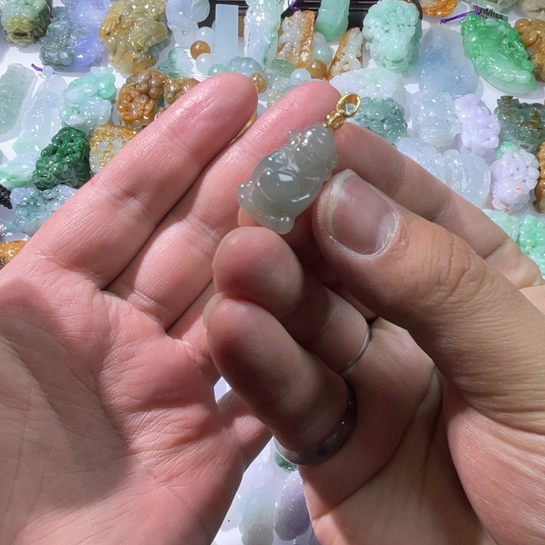 翡翠颈饰未镶嵌天然