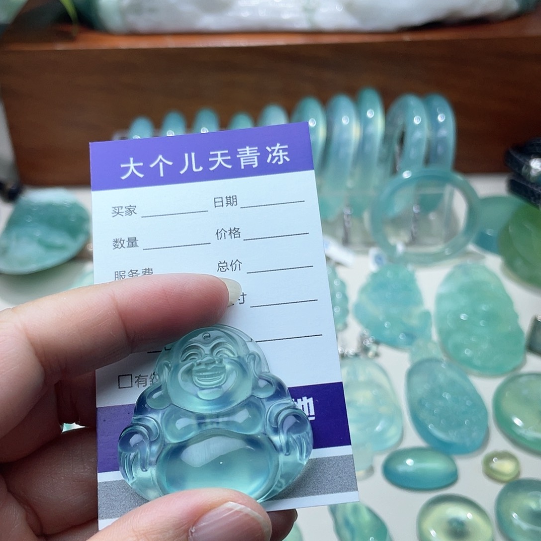 蛇纹石玉颈饰未镶嵌无****士