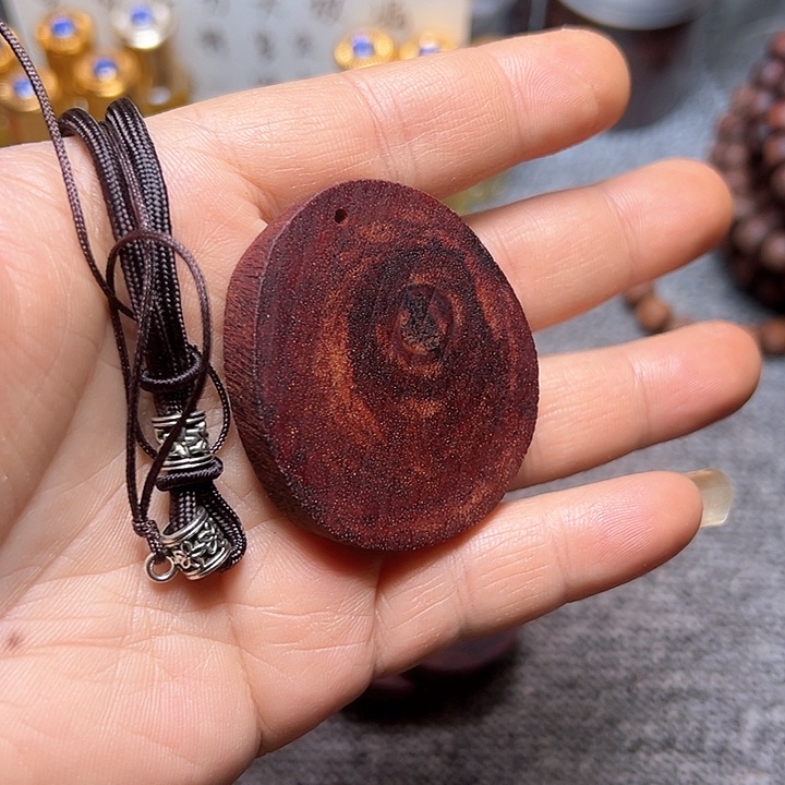 藤类降真香随形5.0左右精品红油黄金甲发其一j64