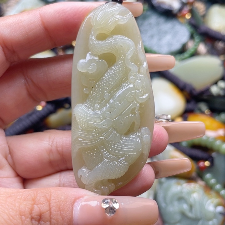 和田玉颈饰未镶嵌