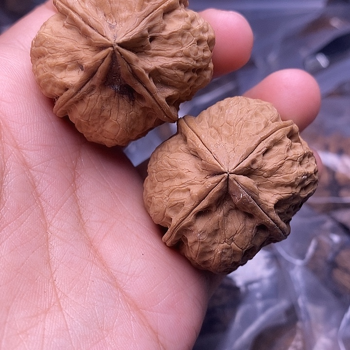 落***叶把件文玩核桃   88