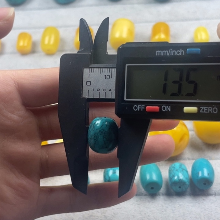 水晶优化松石桶珠13*15mm尺寸单颗未镶嵌乌兰花款