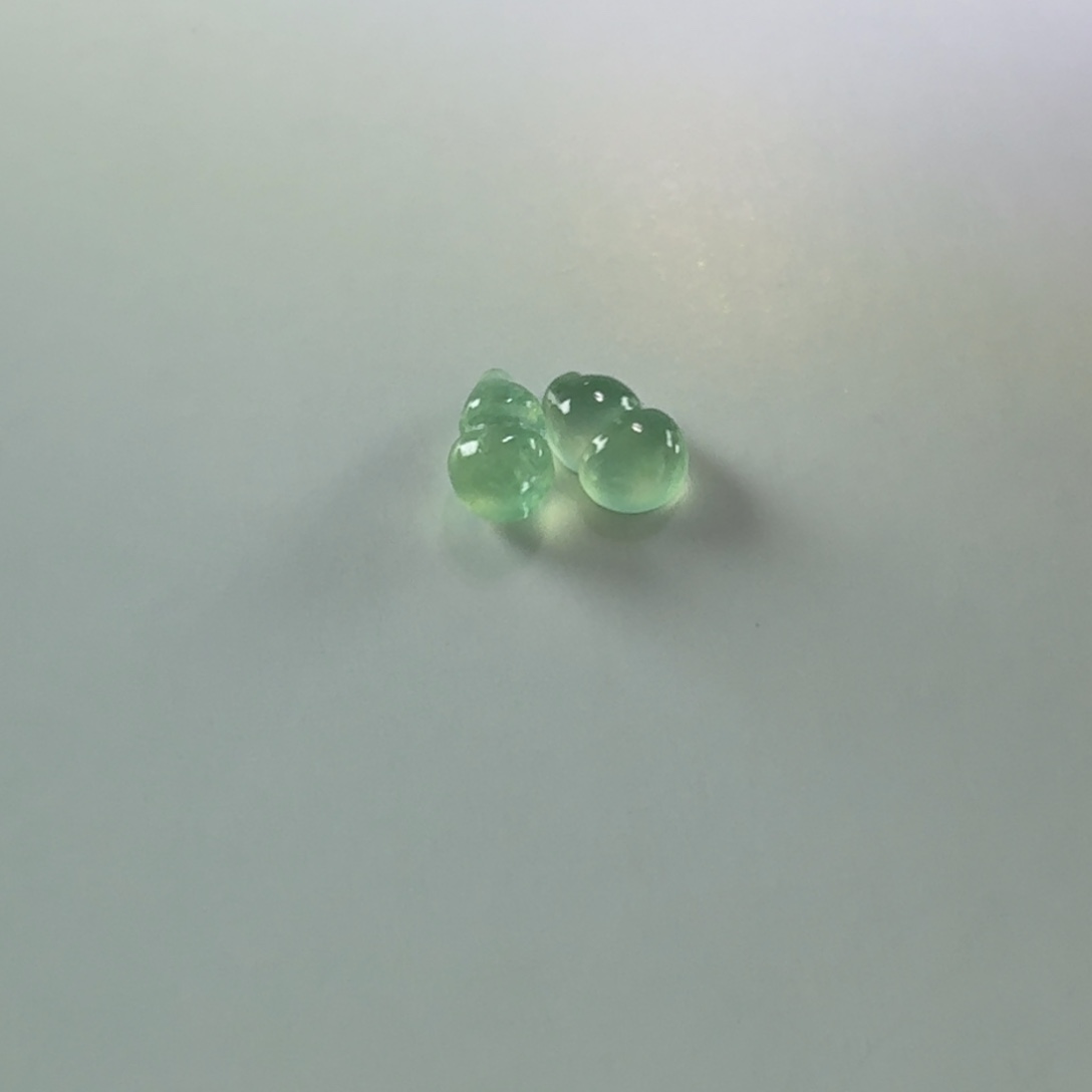 翡翠未镶嵌颈饰葫芦