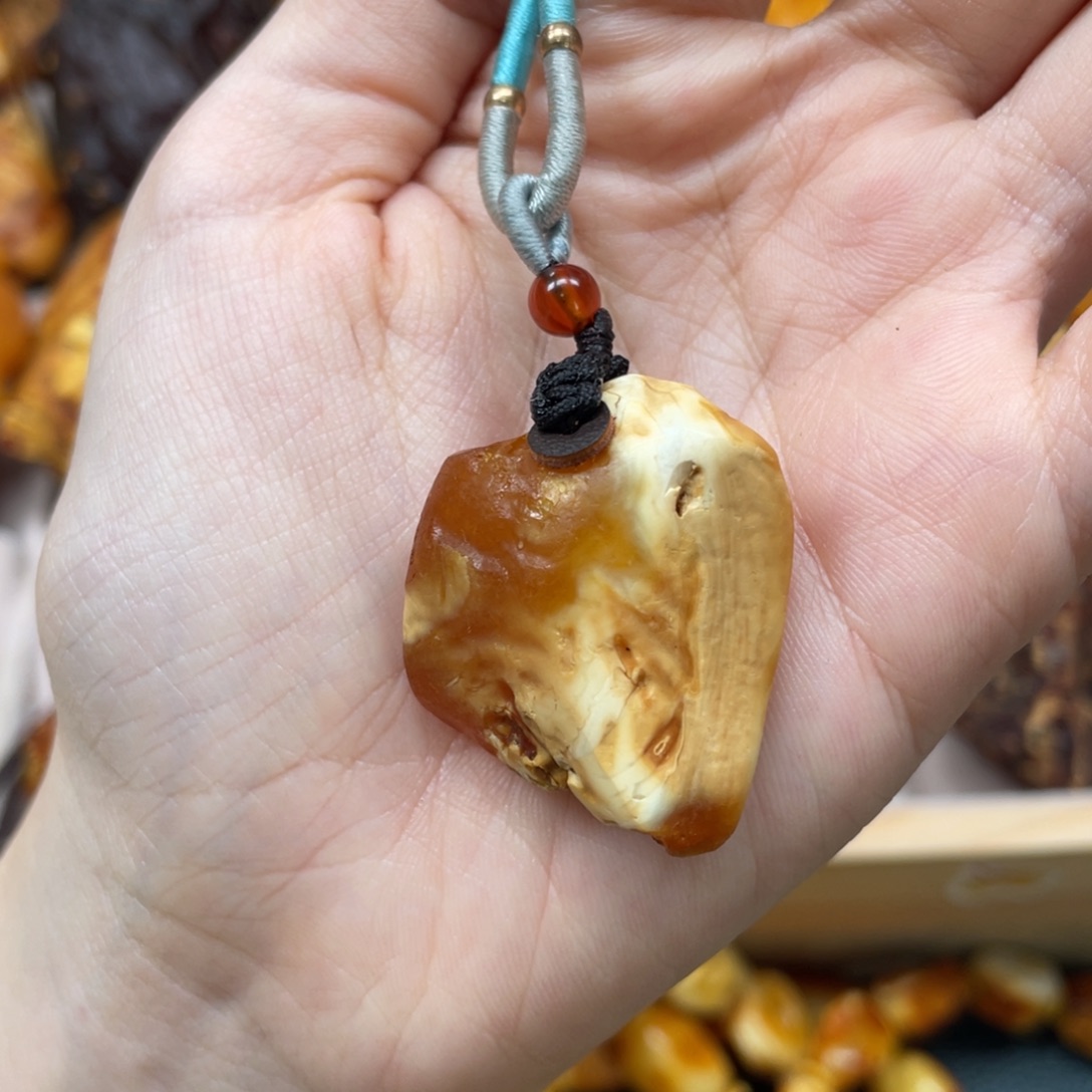 琥珀珠宝奇石未镶嵌