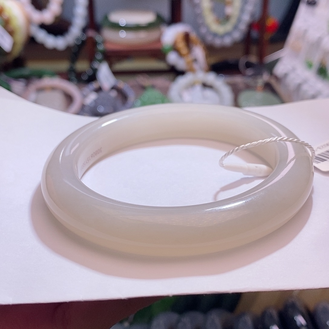 和田玉未镶嵌藕粉手镯58.7圈口