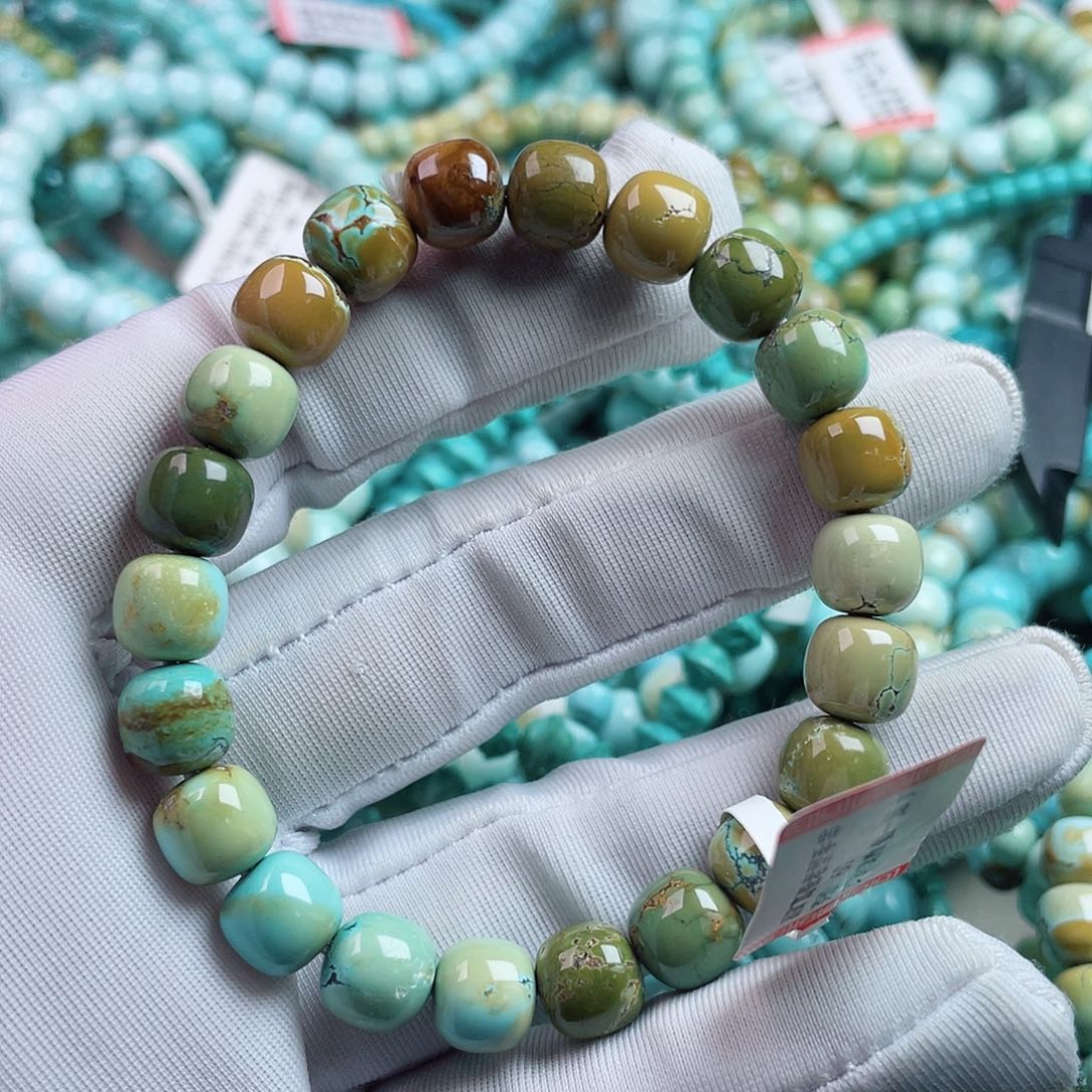 绿松石未镶嵌珠宝奇石