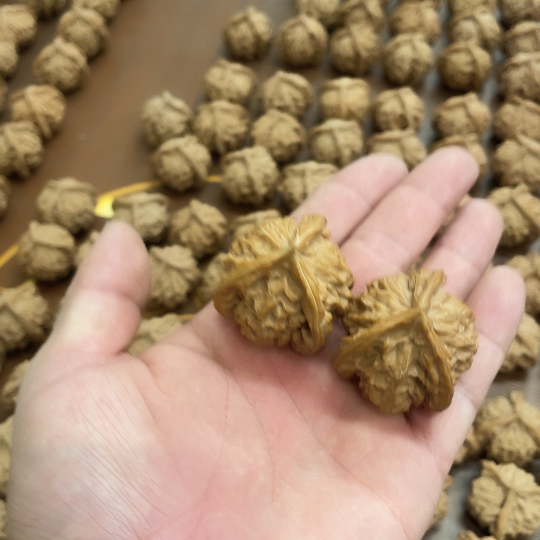 好***孩吊坠文玩核桃文玩核桃一物一图