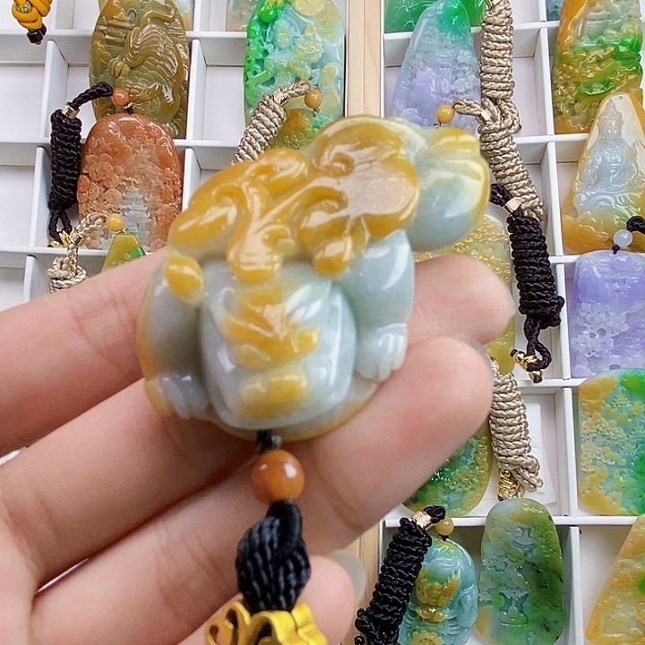 颈饰未镶嵌翡翠翡翠