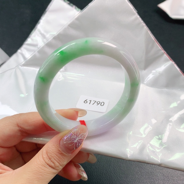 翡翠手镯未镶嵌03。