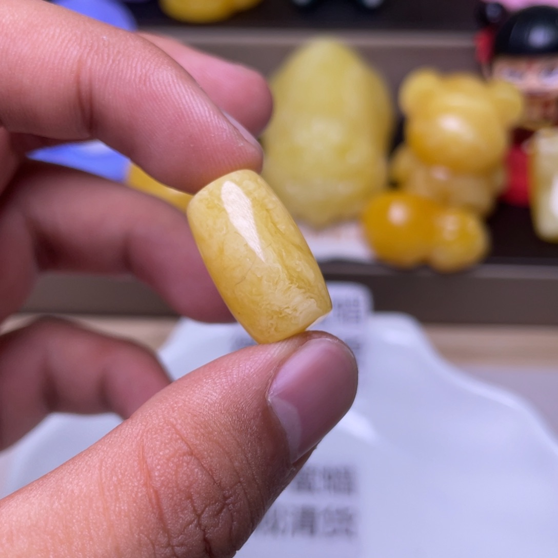 蜜蜡未镶嵌珠宝奇石