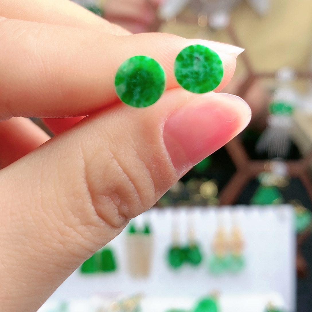 翡翠耳饰未镶嵌耳饰