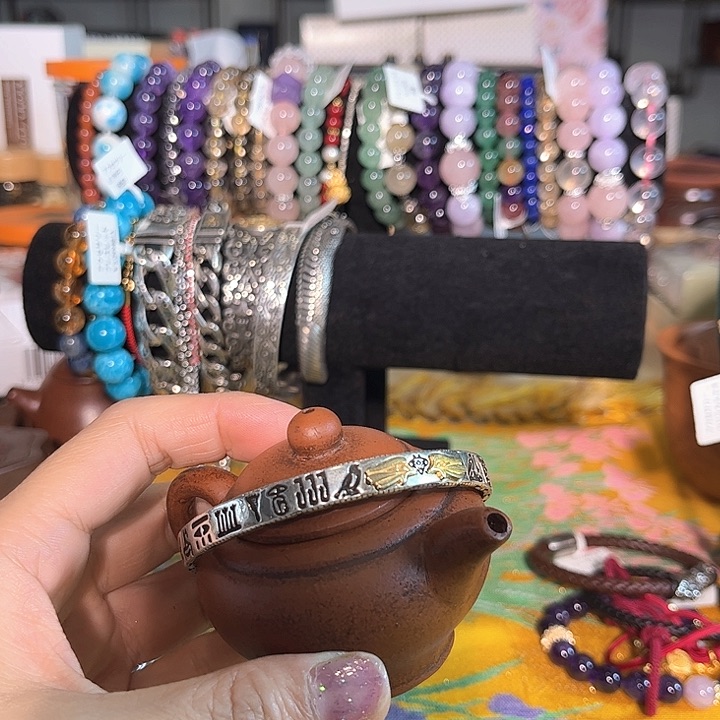 瓷片Tyttttttggggghh