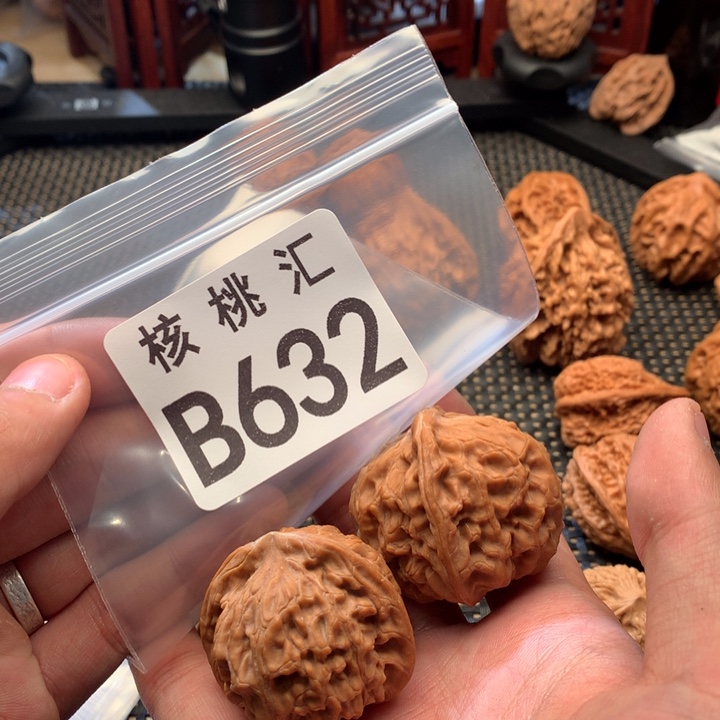 文玩核桃吊坠玉枕