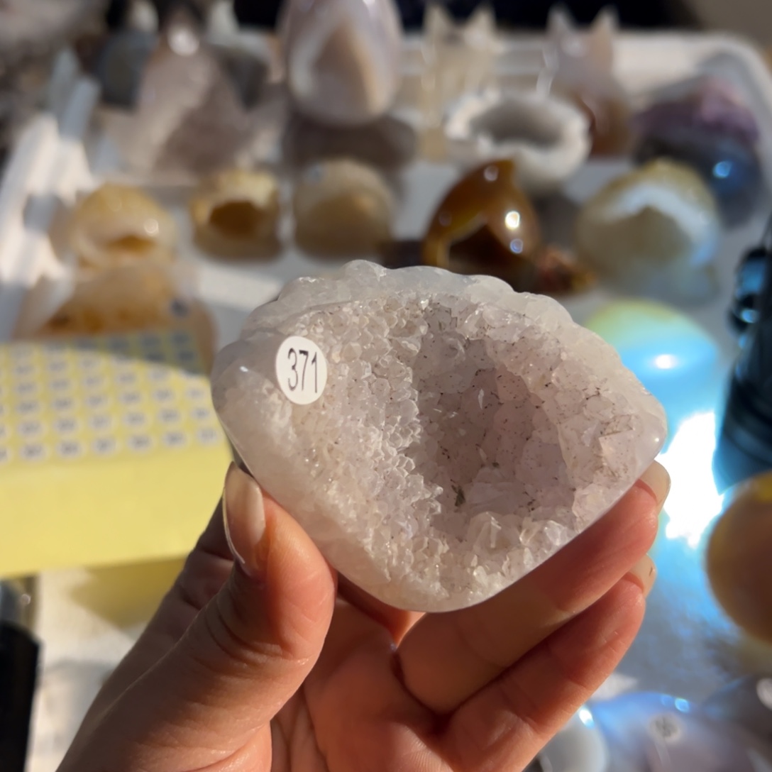 玛瑙/玉髓未镶嵌雕刻件