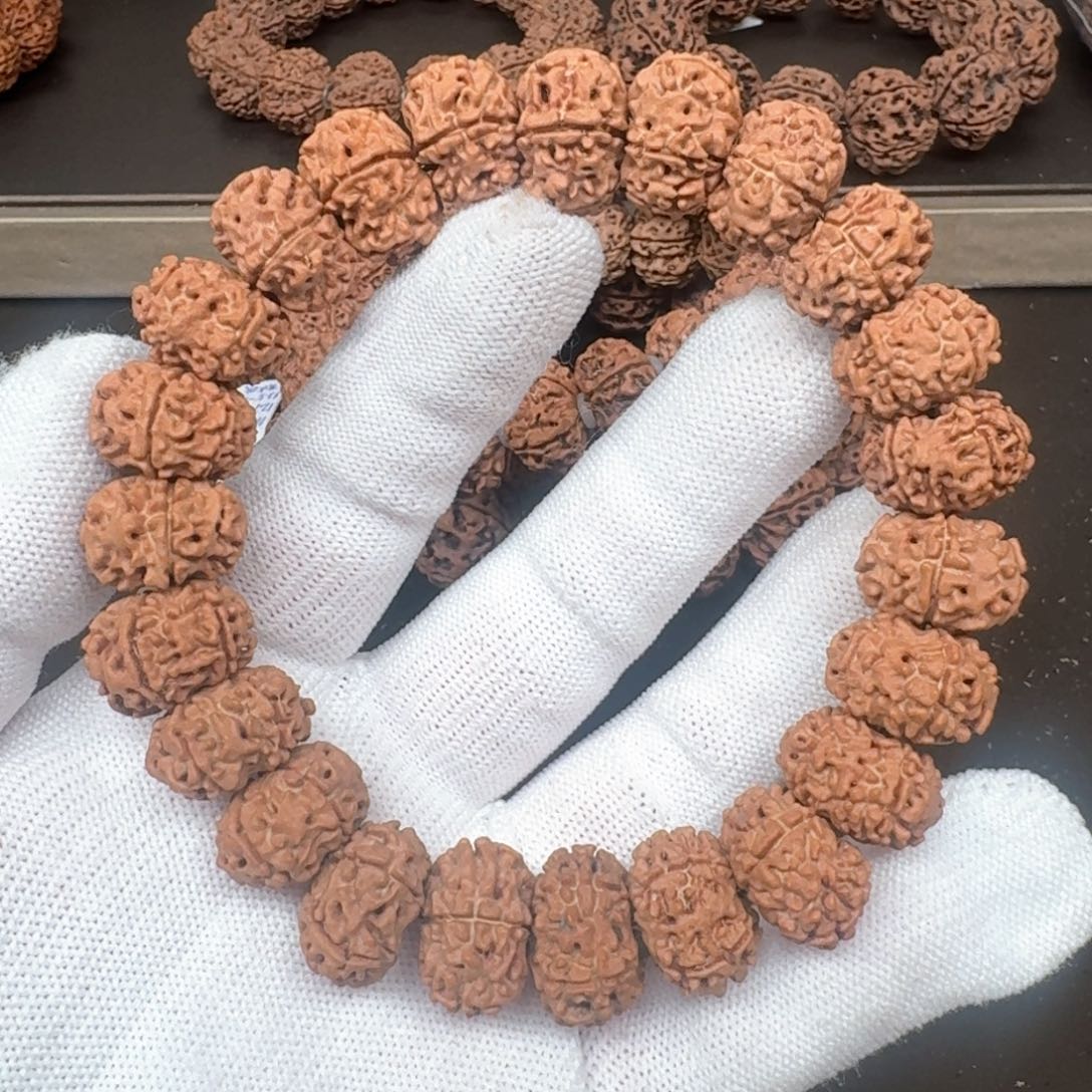 金刚菩提手串17荔枝纹天然纽扣（扇面）