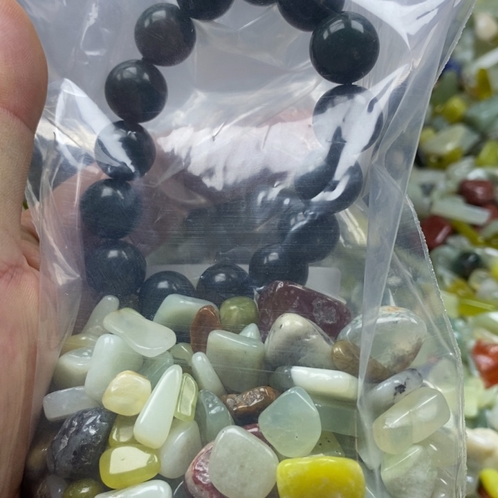 蛇纹石玉未镶嵌珠宝奇石