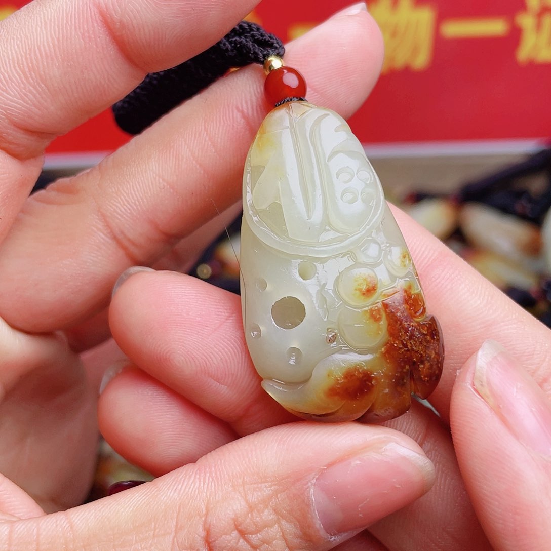 和田玉颈饰未镶嵌