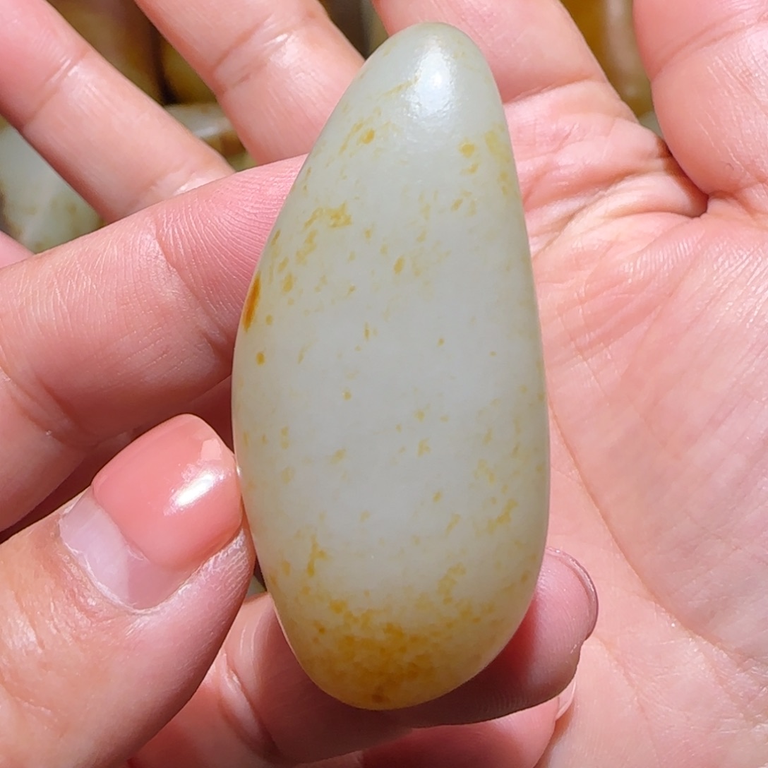 和田玉未镶嵌吊坠(不含链)39.2克