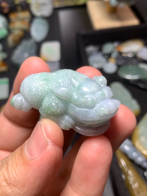 春彩三脚金蟾吊坠天然翡翠A货