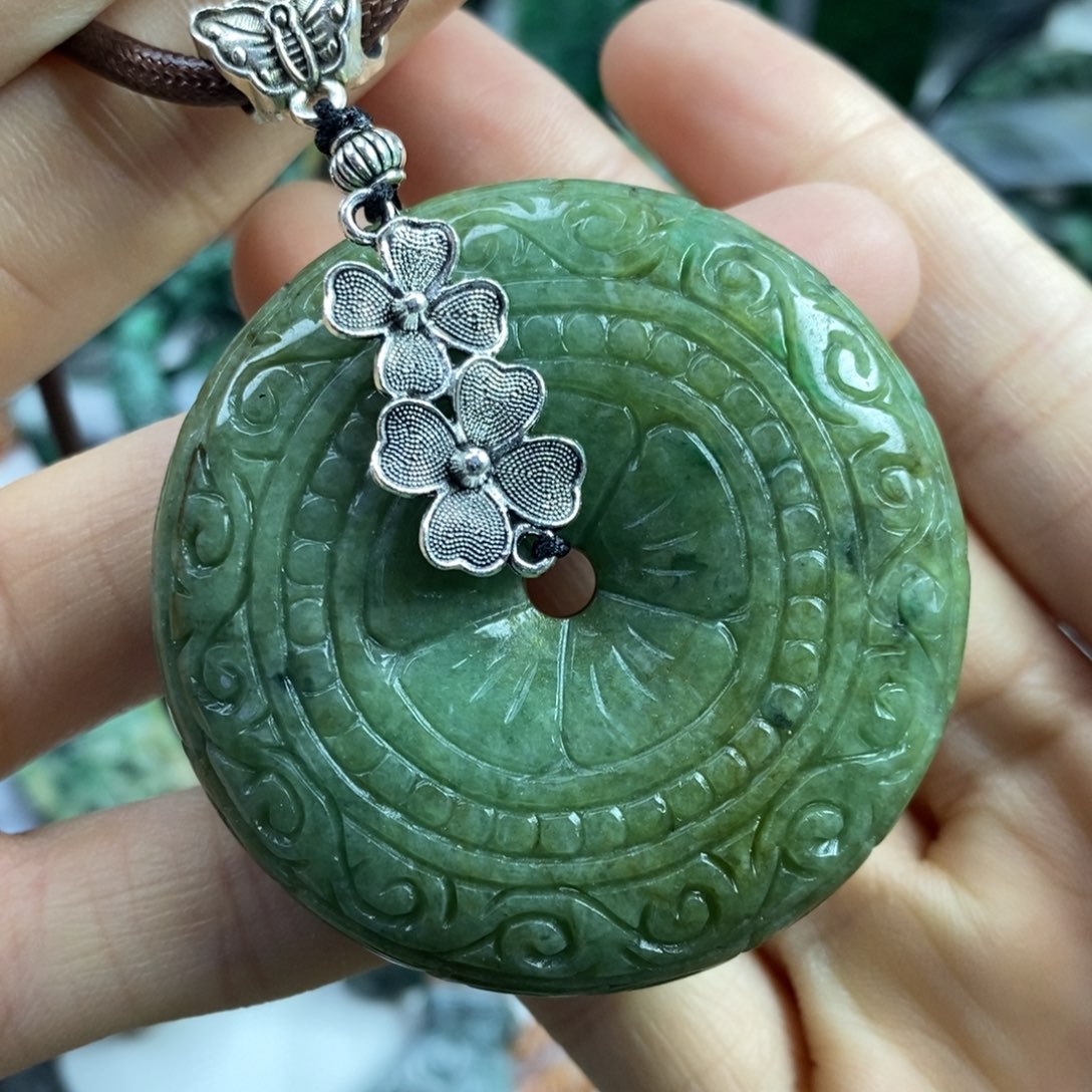 翡翠颈饰未镶嵌吊坠