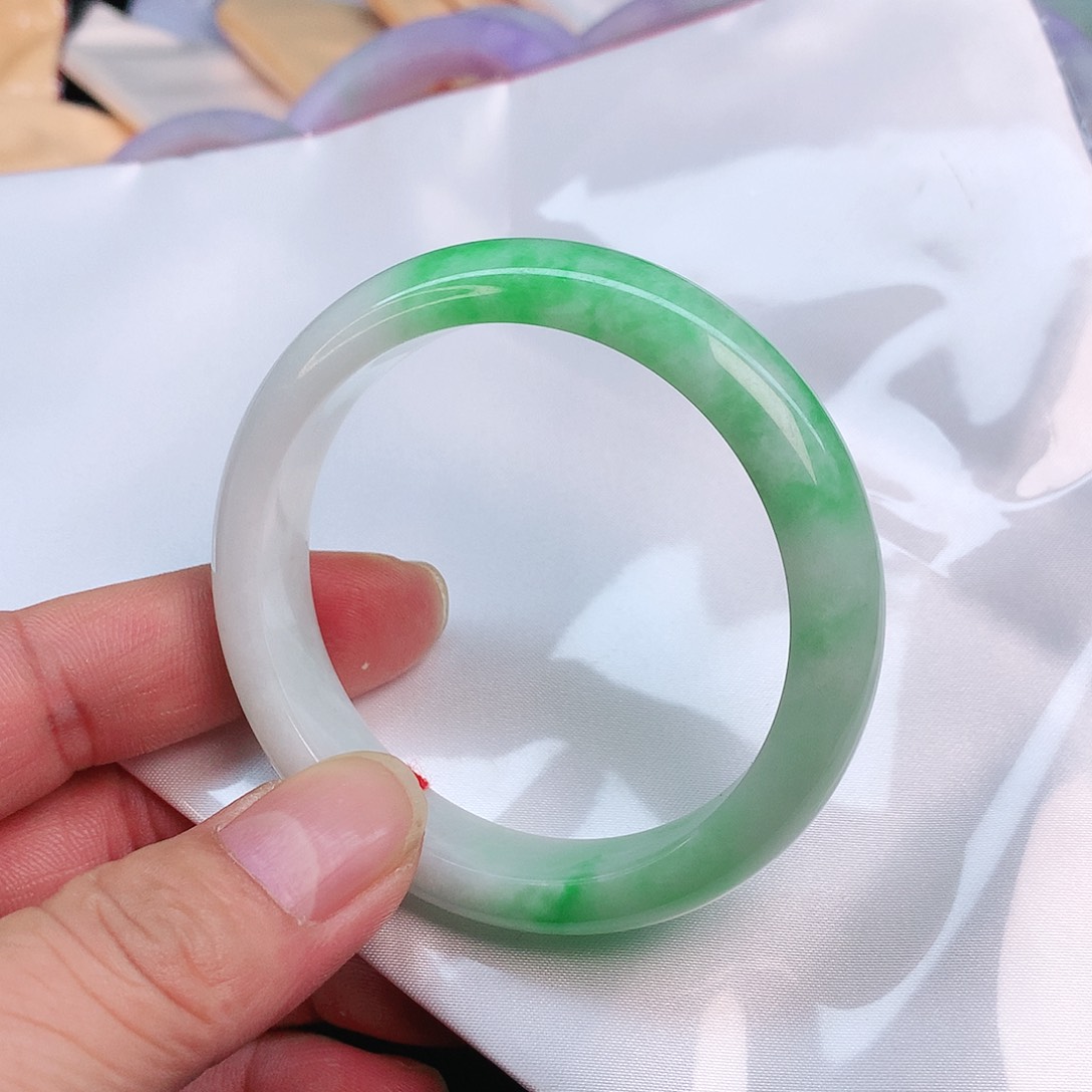 翡翠手镯未镶嵌满**旗8465，bbbbb