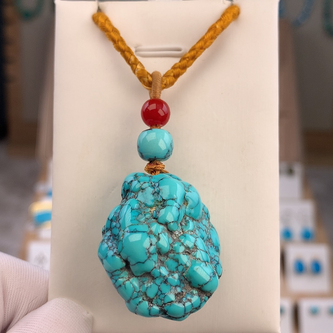 绿松石未镶嵌颈饰