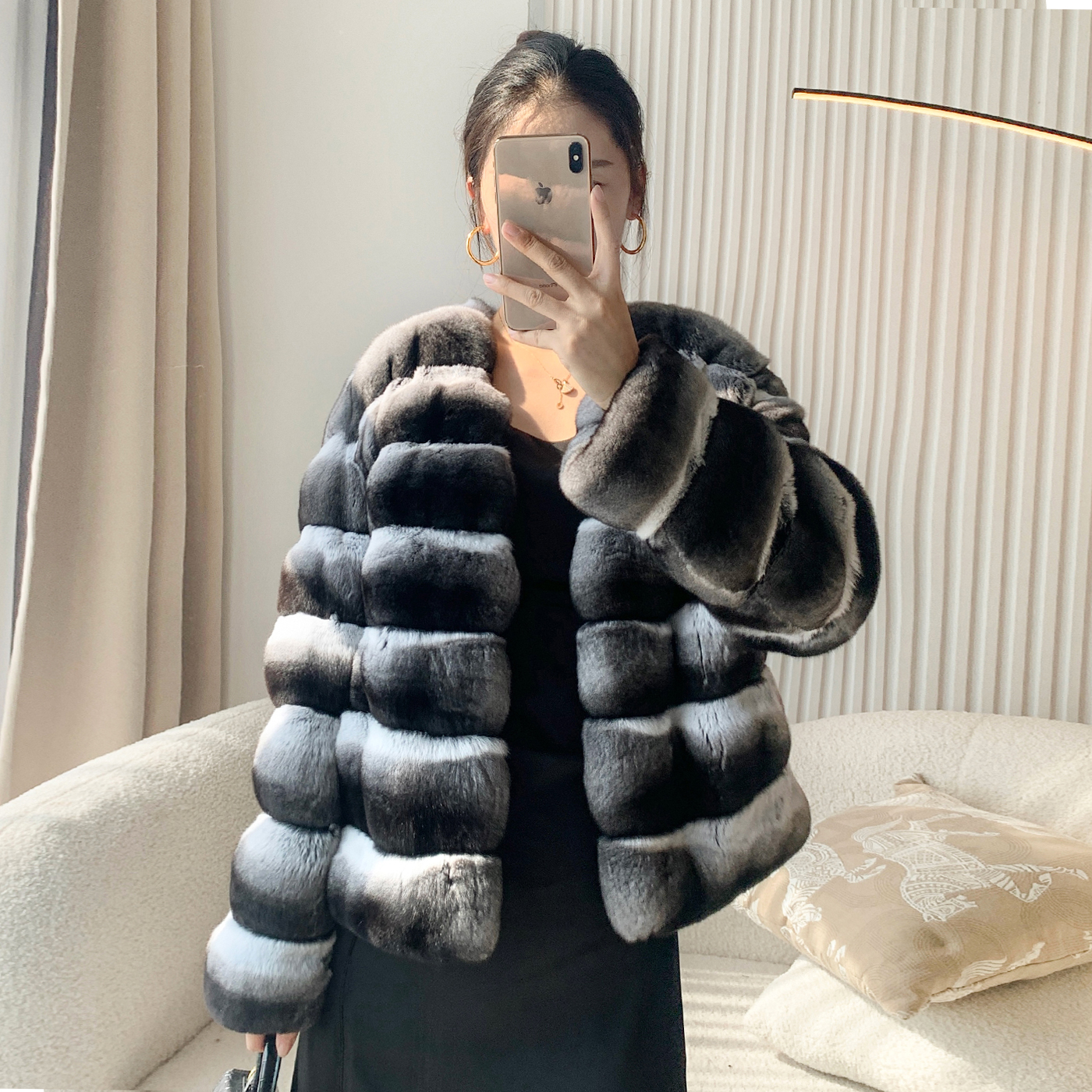 2025新款冬季原色XXXD青紫蓝V领宽松外套百搭时尚亲肤龙猫皮草女