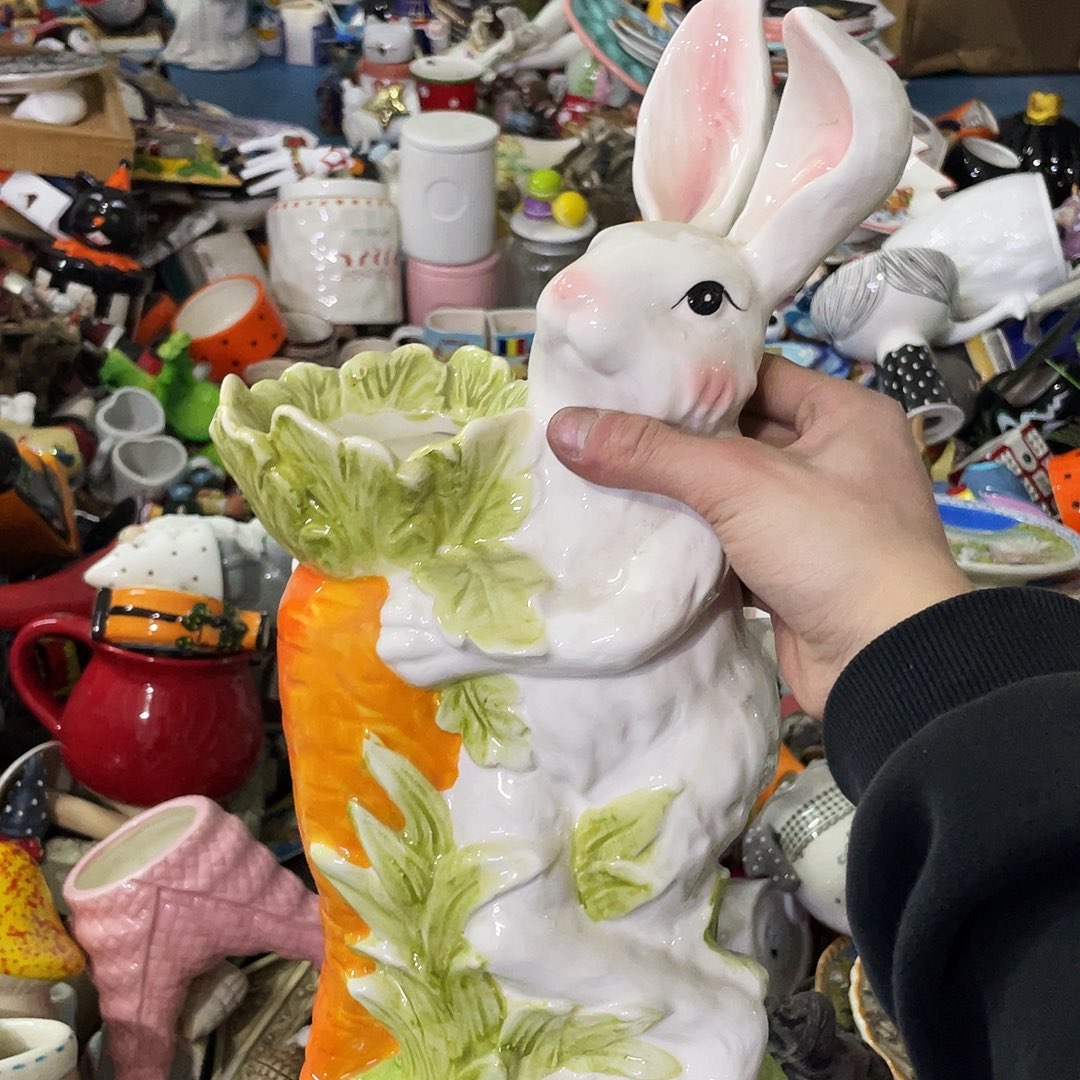 摆件   磕碰。 封釉。     