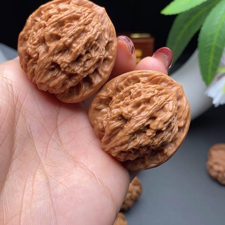 文玩核桃把件虎头