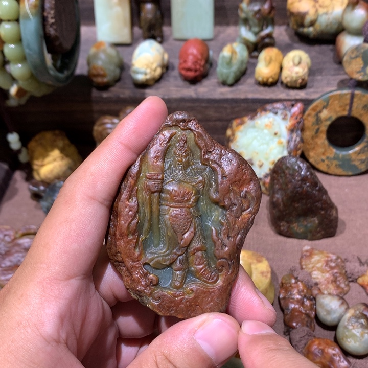 未镶嵌岫岩河磨玉（透闪石质玉）挂件