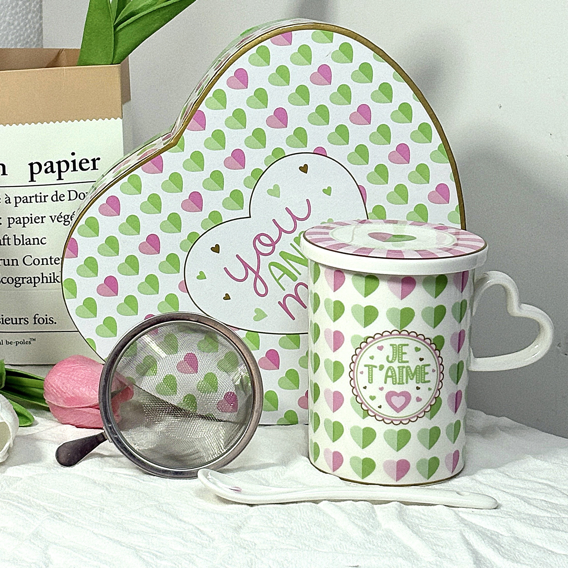 【乐盈弘】出口尾单 情人节限定 陶瓷带盖马克杯350ml