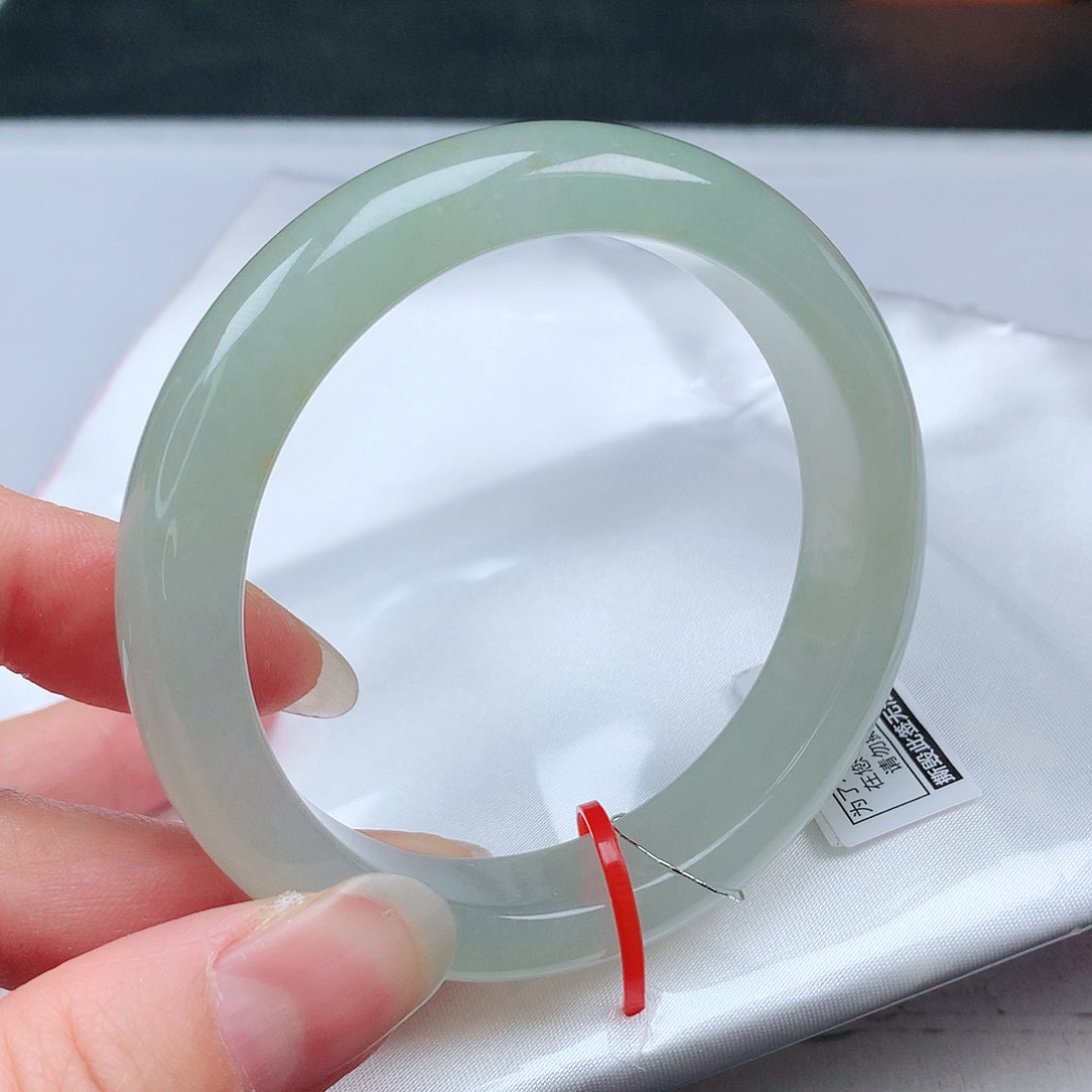 翡翠手镯未镶嵌57圈
