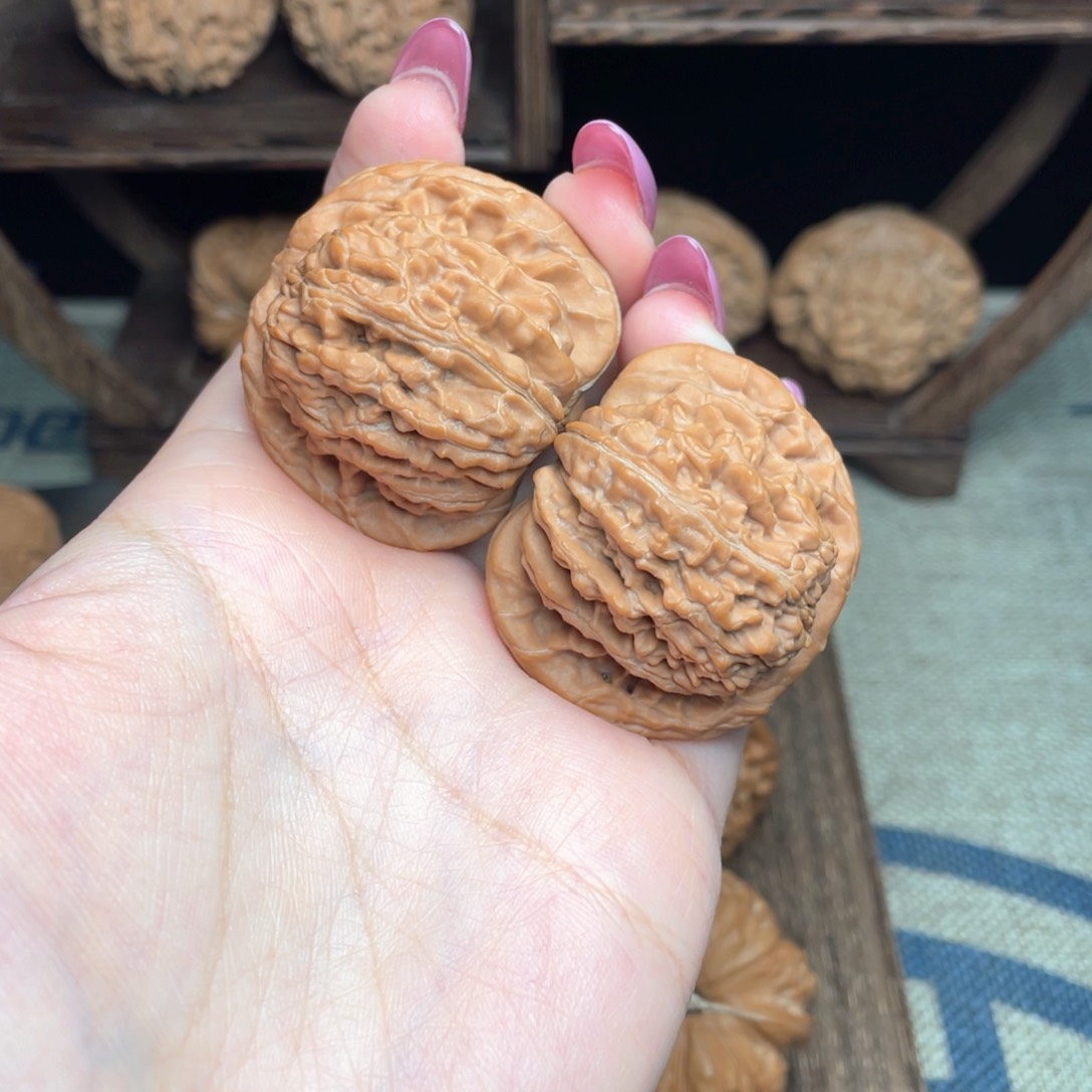 文玩核桃把件໑****42四座楼