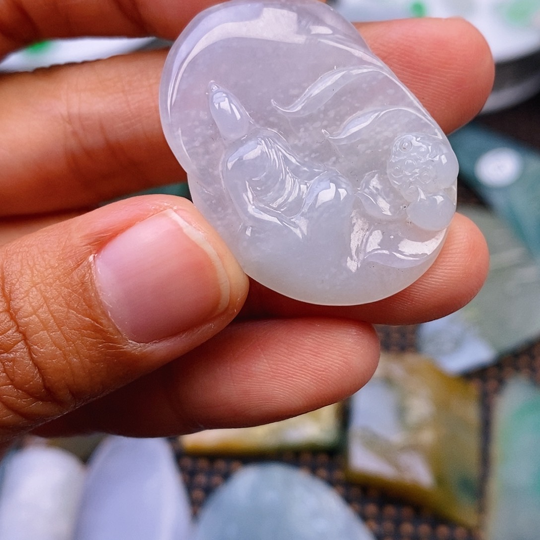 翡翠颈饰未镶嵌翡翠