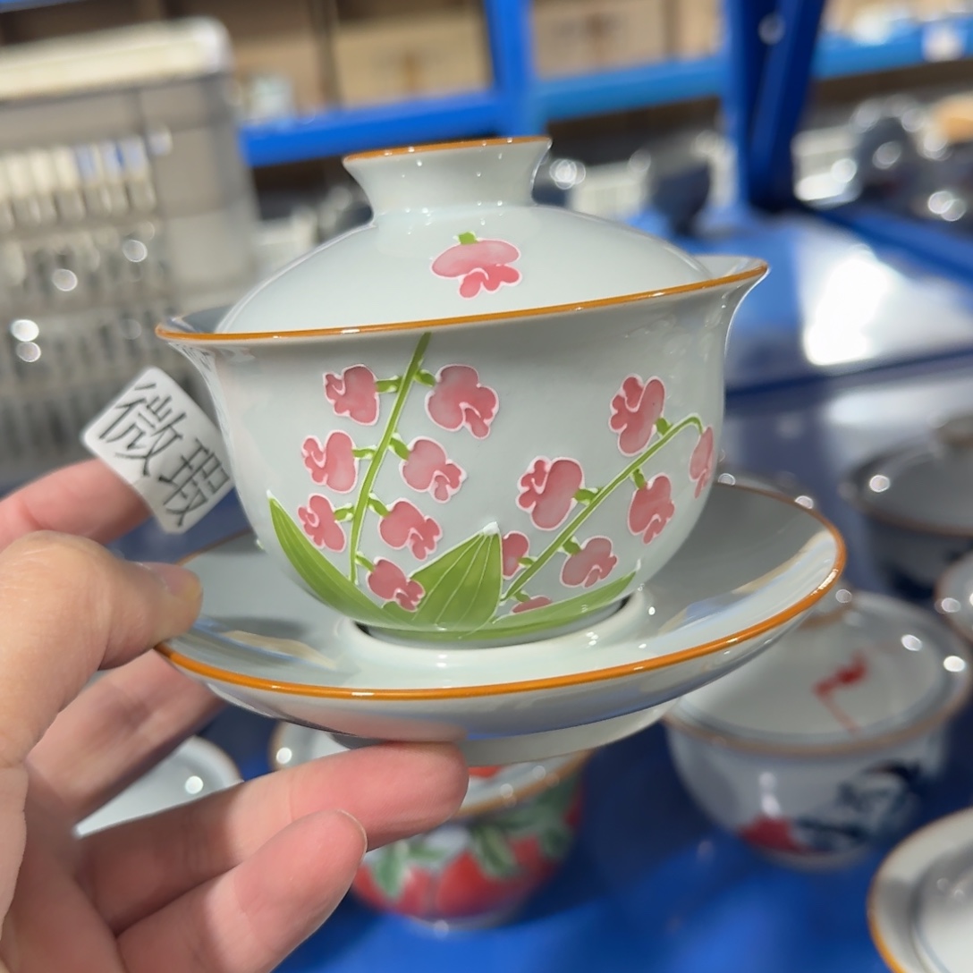 釉下手绘茶具微瑕