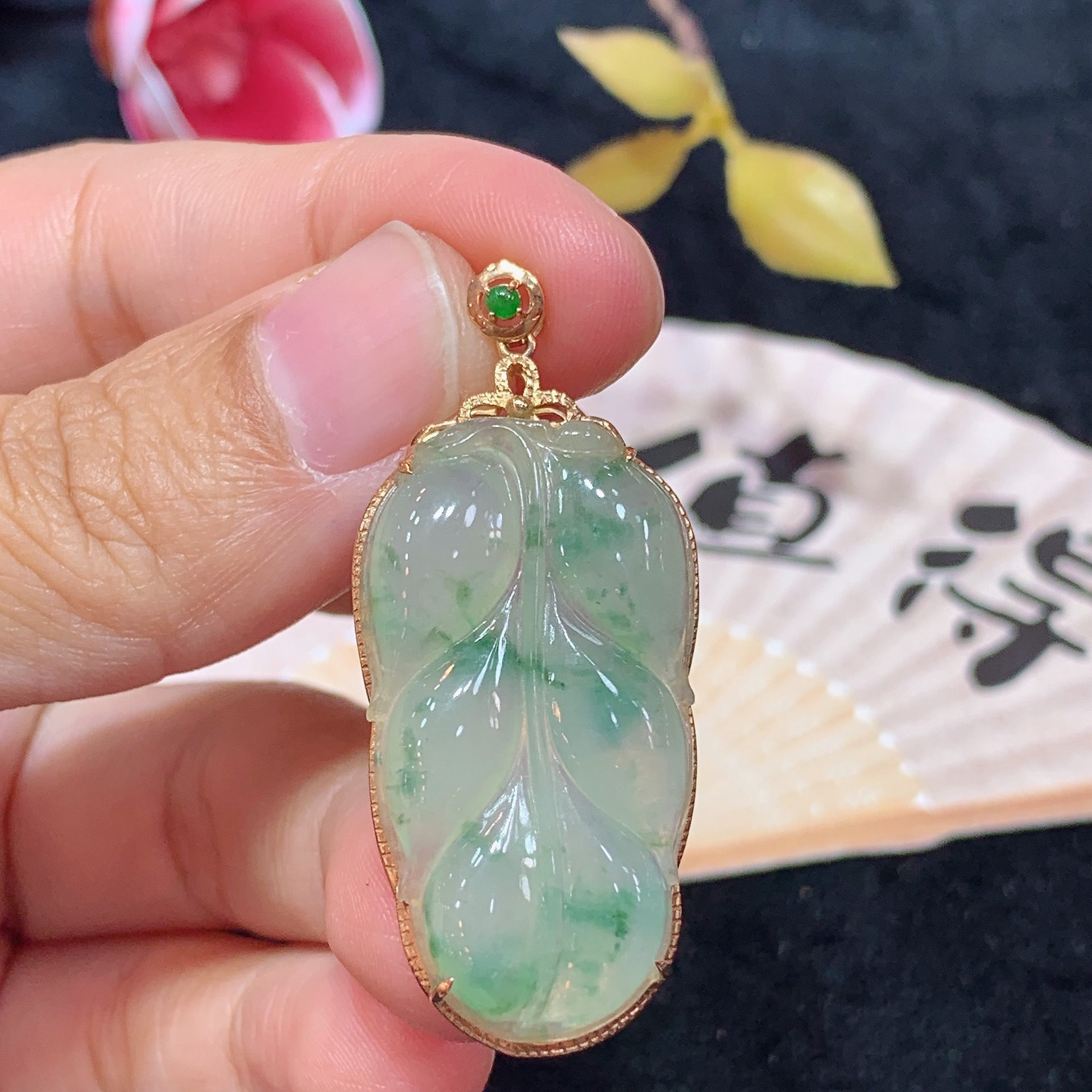 18k金天然A货翡翠飘花大树叶吊坠经典轻奢时尚