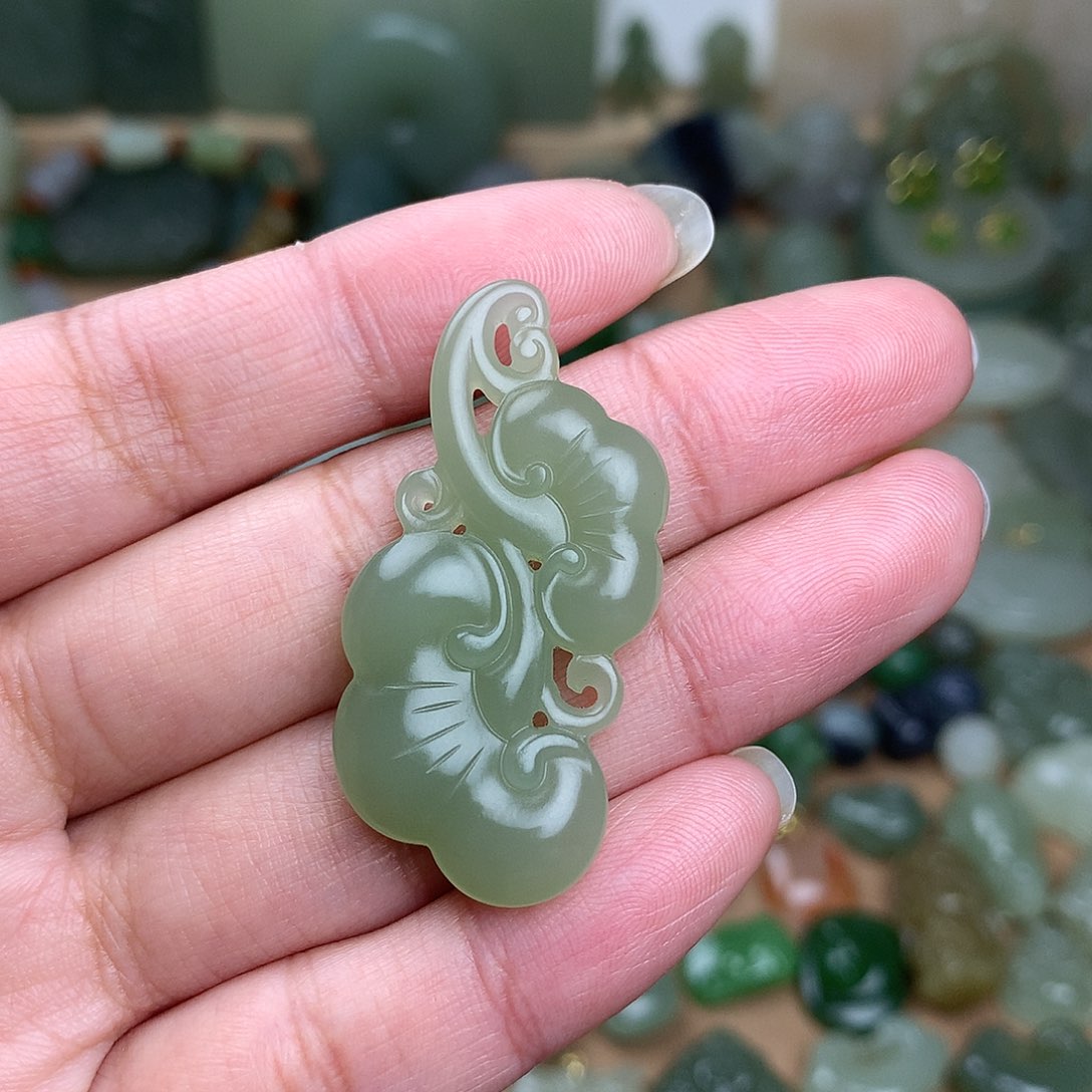 和田玉吊坠未镶嵌