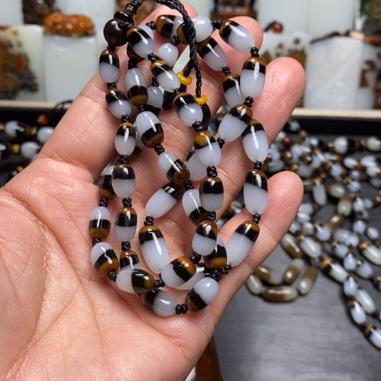 和田玉颈饰未镶嵌卫**贸