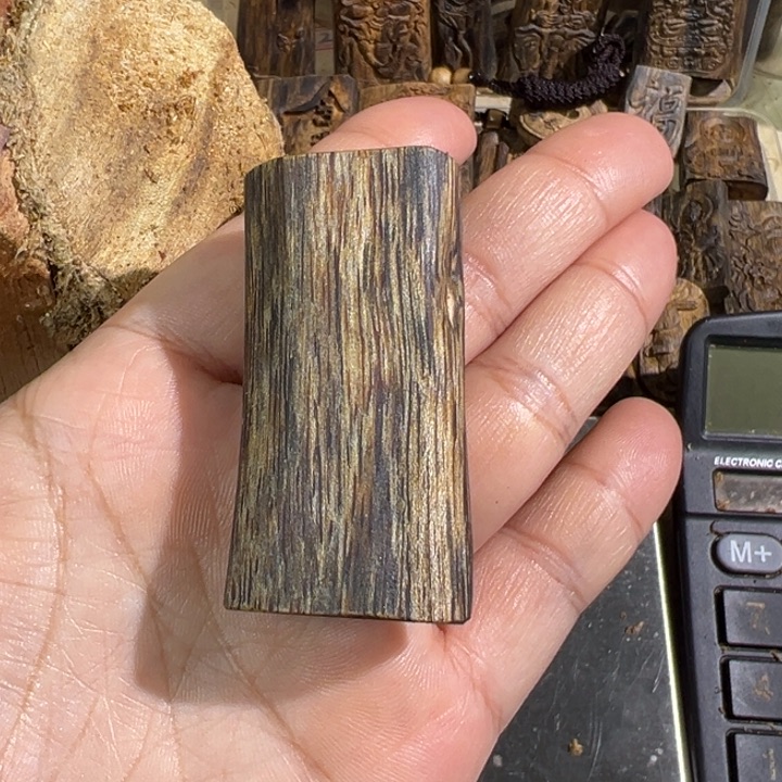 沉香吊坠紫棋楠沉香吊坠11.4克