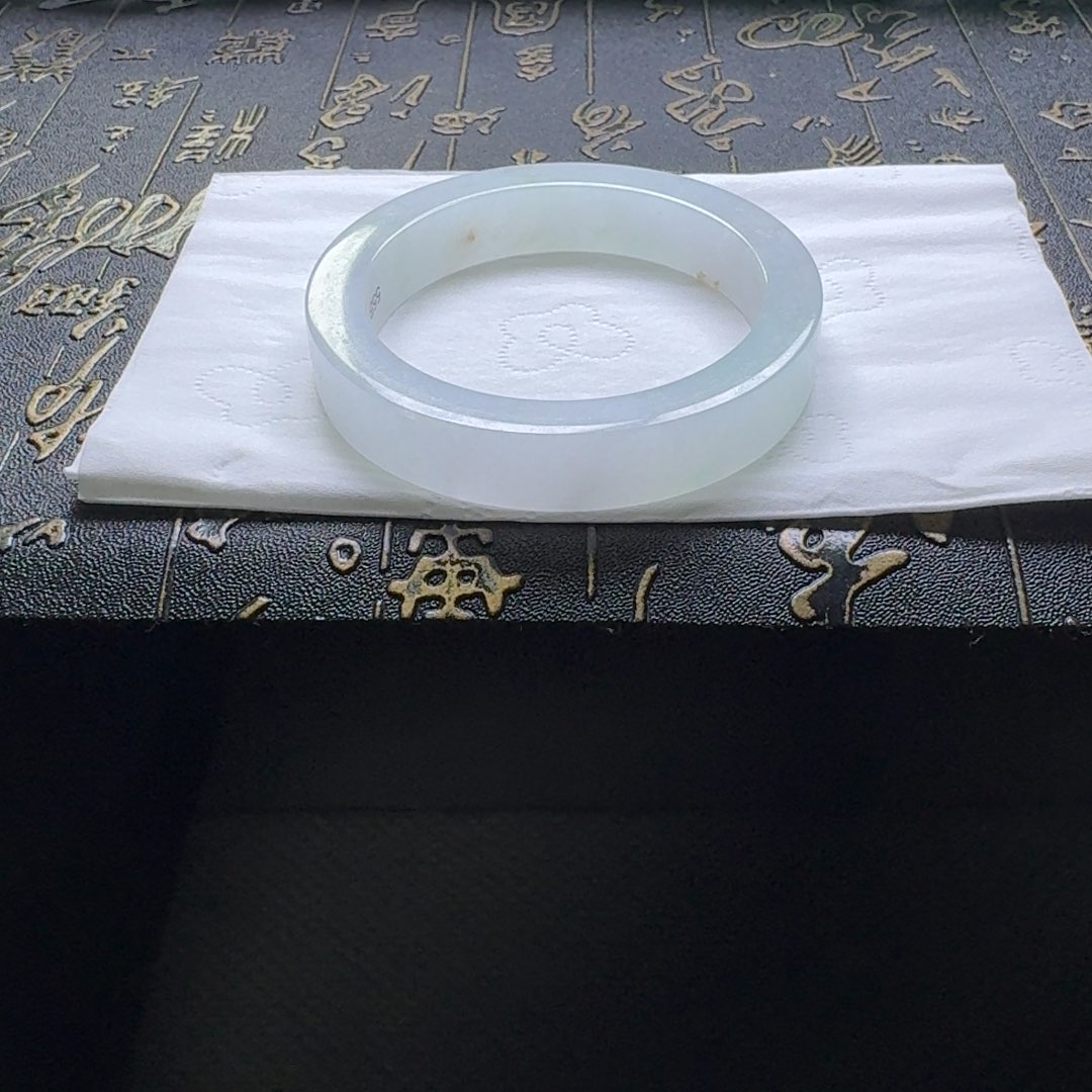 未镶嵌翡翠手镯定制翡翠