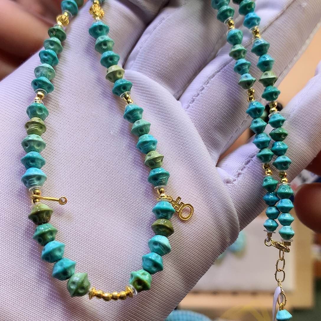 绿松石18K金镶嵌百香籽项链