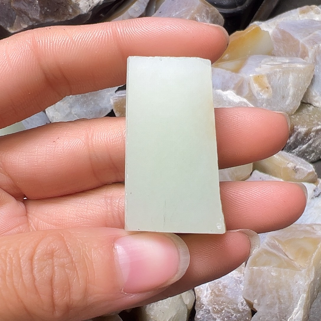 跳***高定制和田玉未镶嵌吊坠