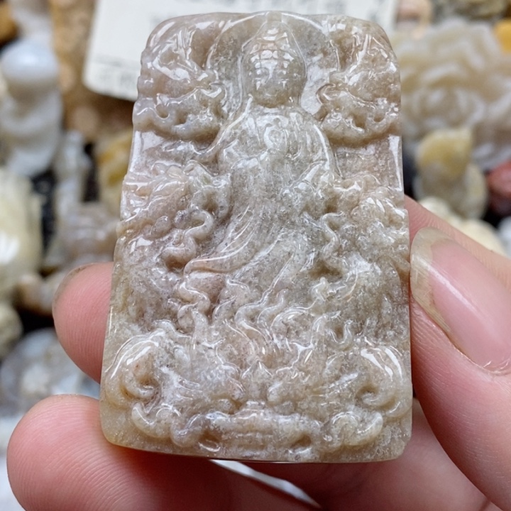 颈饰未镶嵌硅化珊瑚（珊瑚玉）