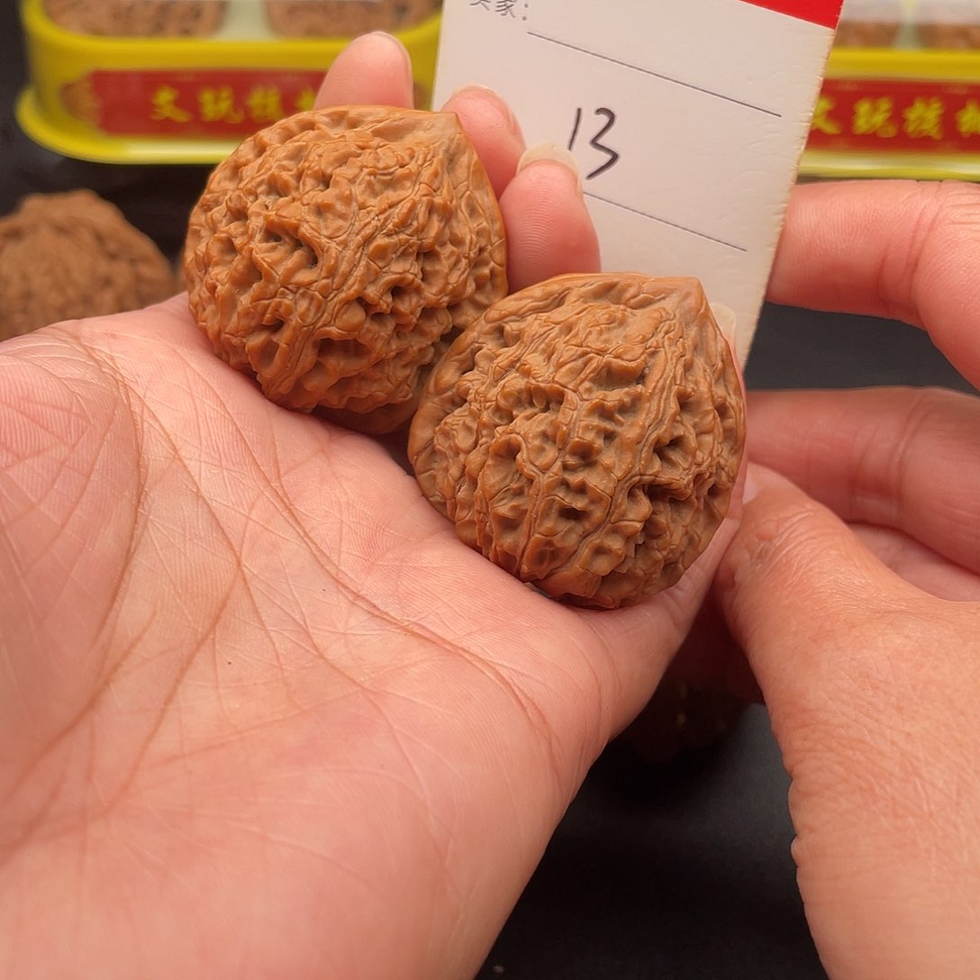 文玩核桃吊坠水龙纹40